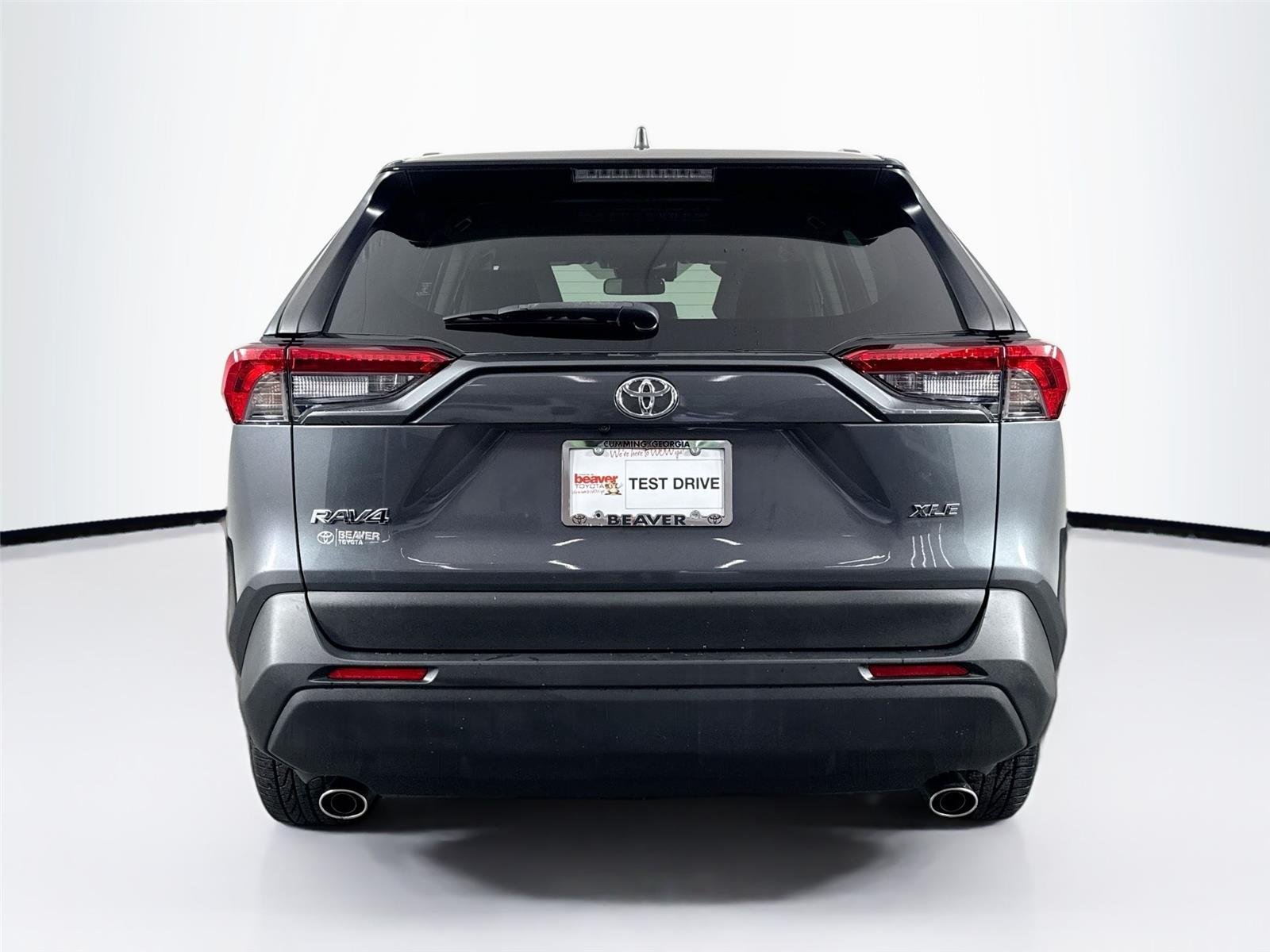 Used 2020 Magnetic Gray Metallic Toyota XLE Premium image 11