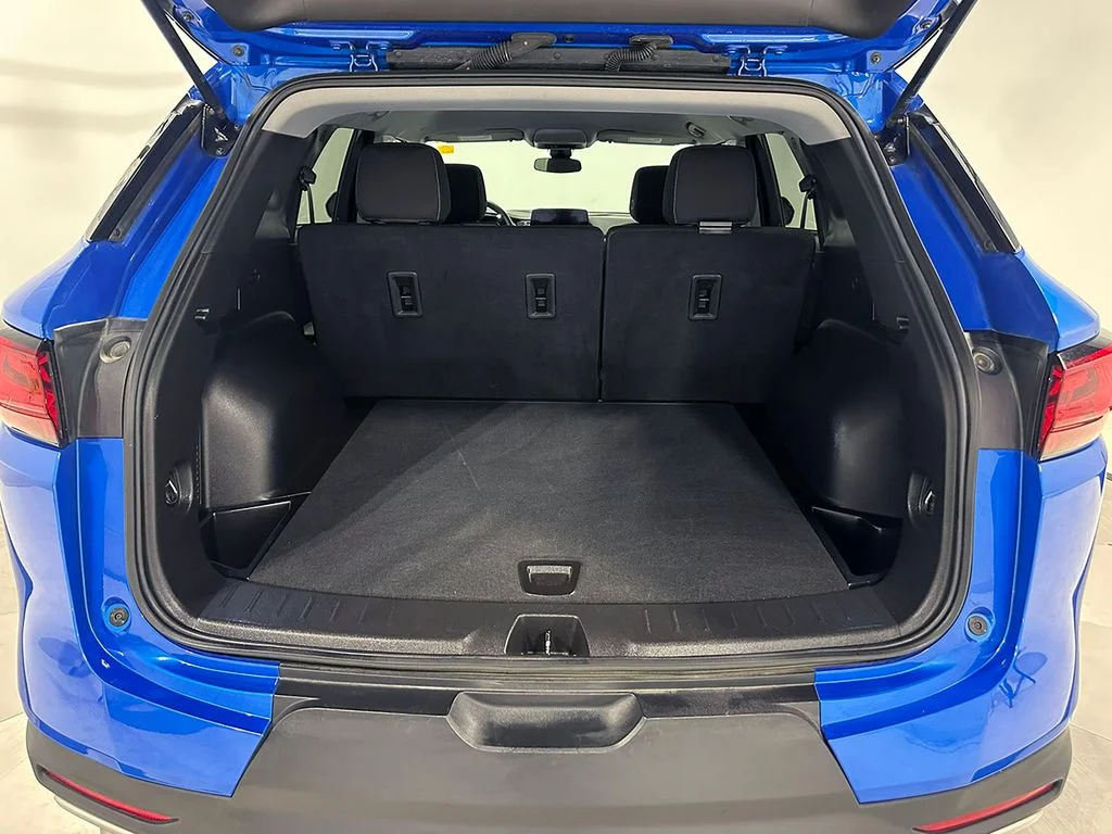 Used 2025 Blue Chevrolet LT image 5