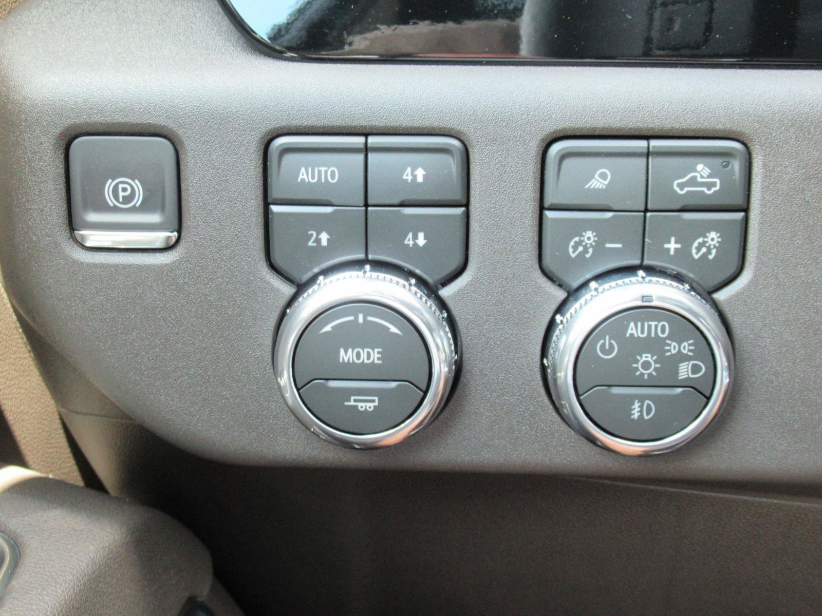 New 2026 Summit White GMC SLT image 22