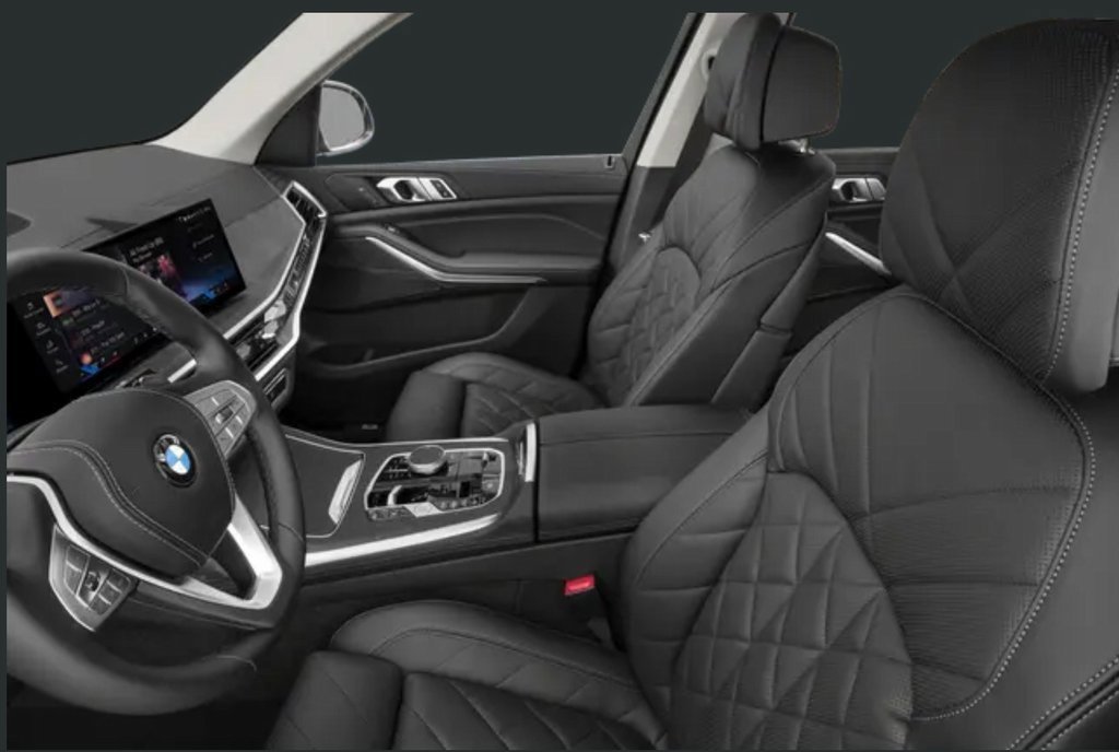 2025 BMW X7 - Image 4