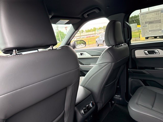 New 2027 Avalanche Gray Ford Active image 22
