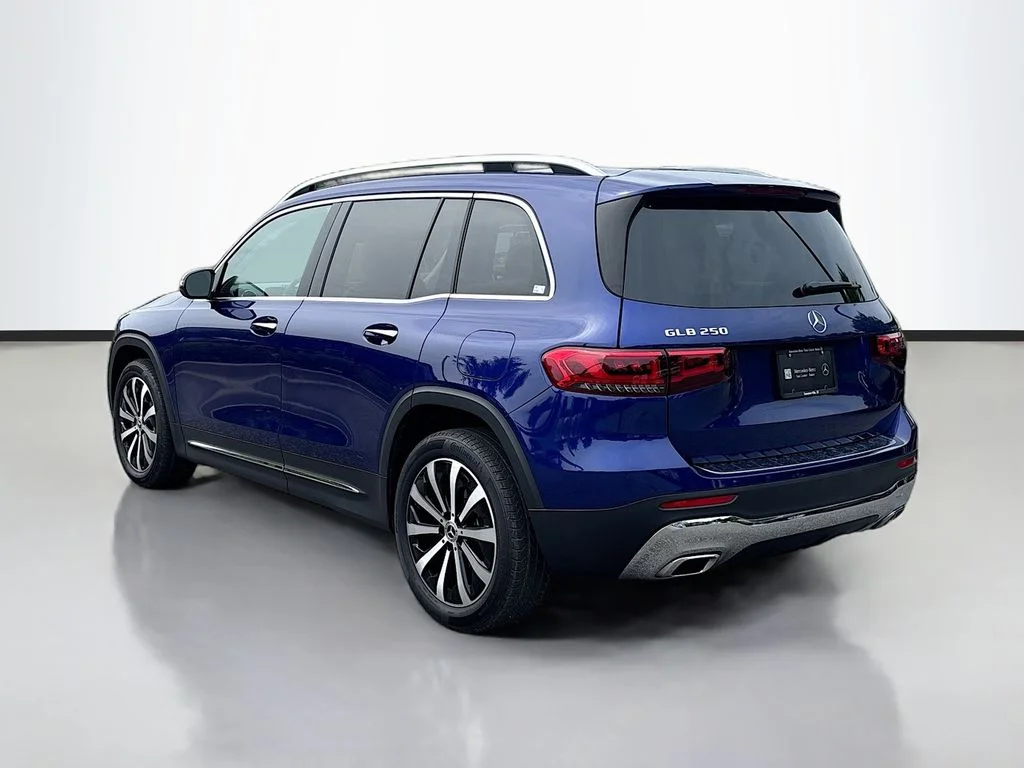 Used 2023 Blue Mercedes-Benz GLB 250 image 5