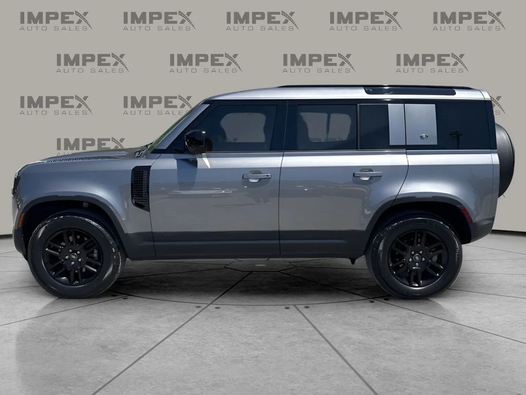 Used 2024 Silver Land Rover S image 2