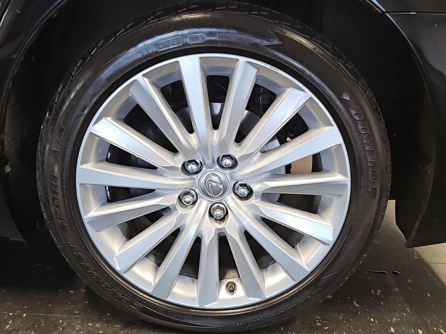 Used 2014 Obsidian Lexus 4DR SDN RWD image 32