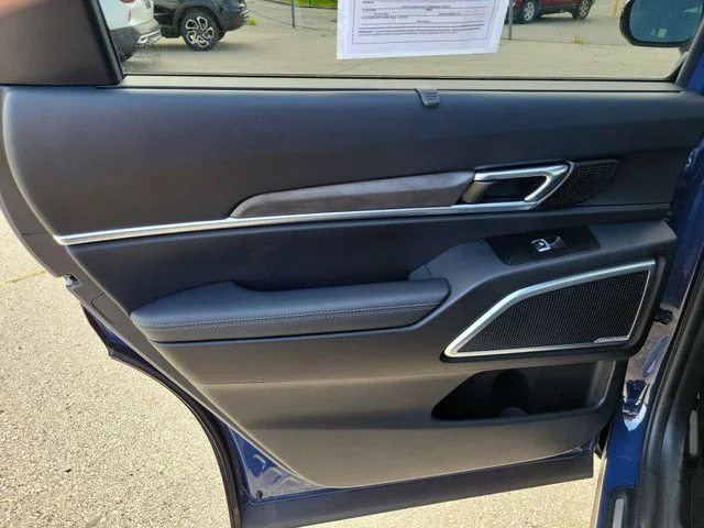 Used 2023 Black Kia SX X-Line image 17