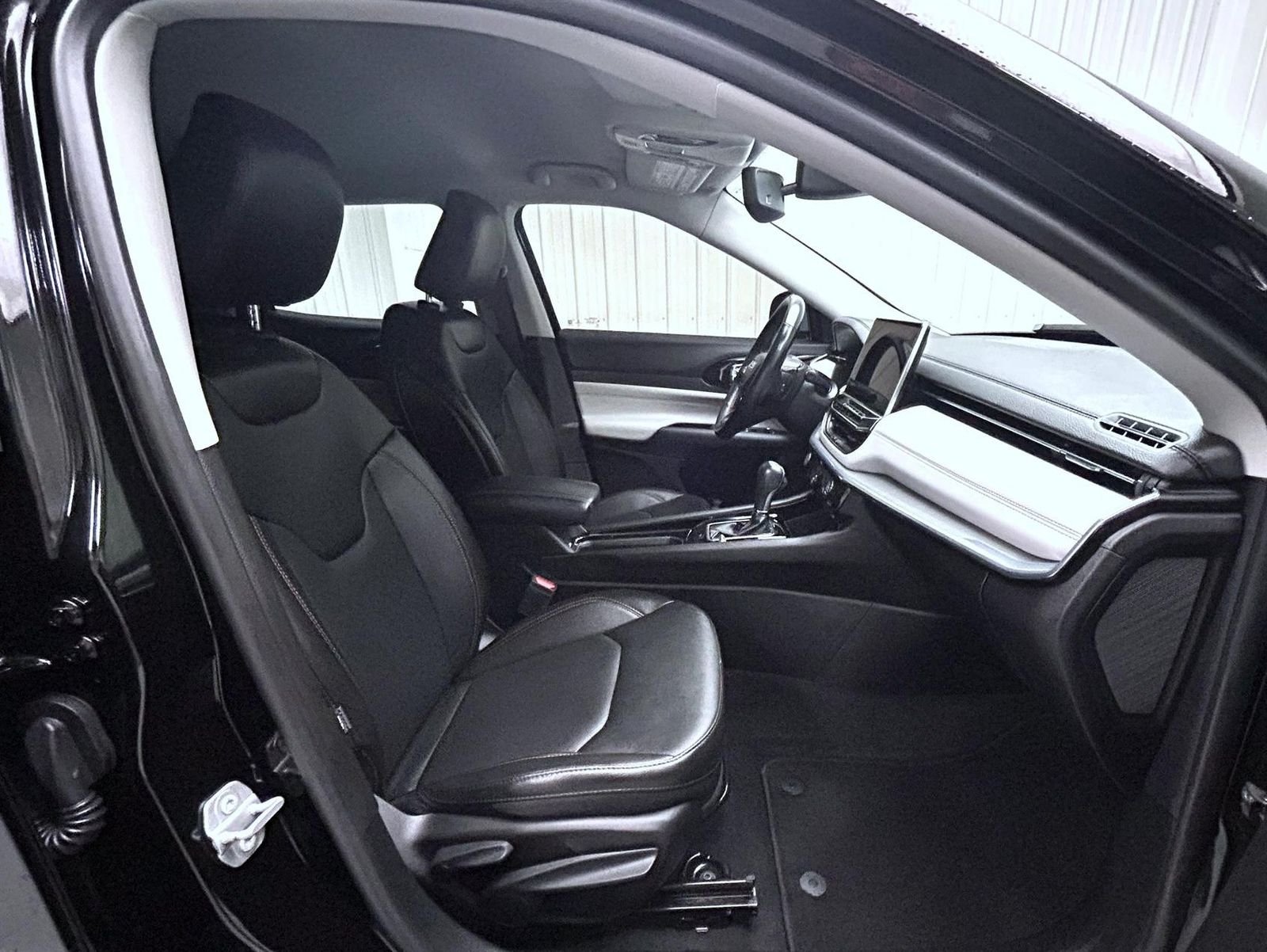 Used 2022 Black Jeep Limited image 16
