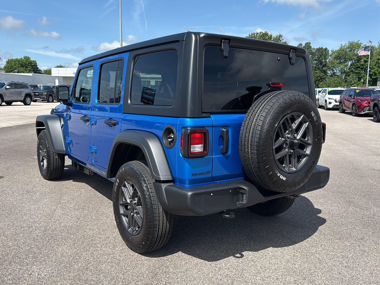New 2026 Hydro Blue Pearl-Coat Exterior Paint Jeep Sport S image 14
