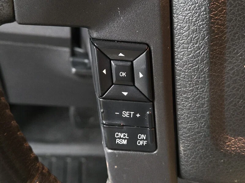 Used 2011 OXFORD WHITE Ford XLT image 16