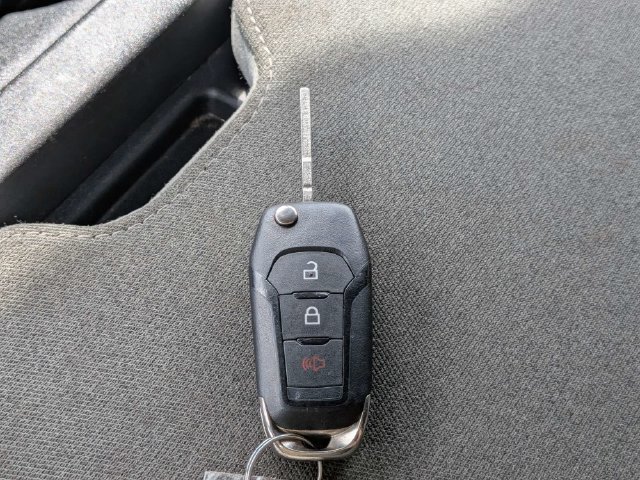 Used 2025 Silver Ford XLT image 28
