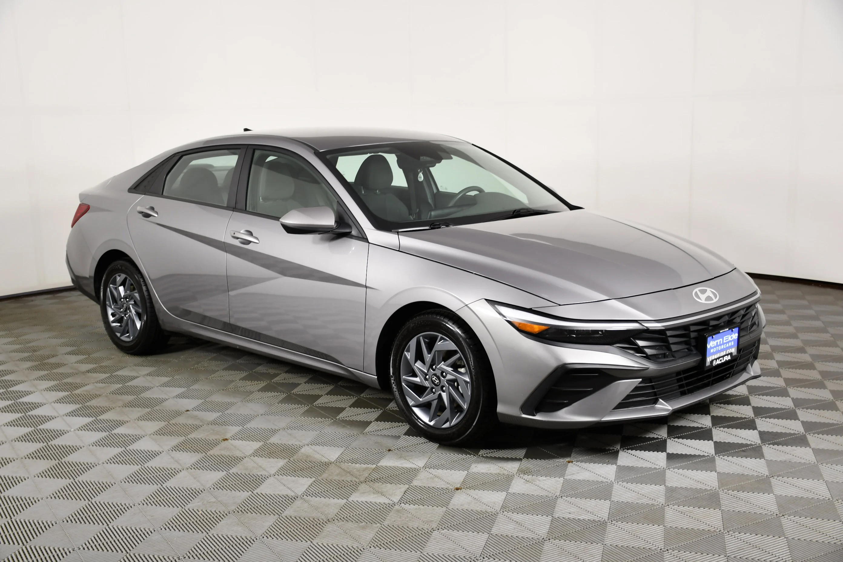 Used 2024 Fluid Metal Hyundai SEL image 4