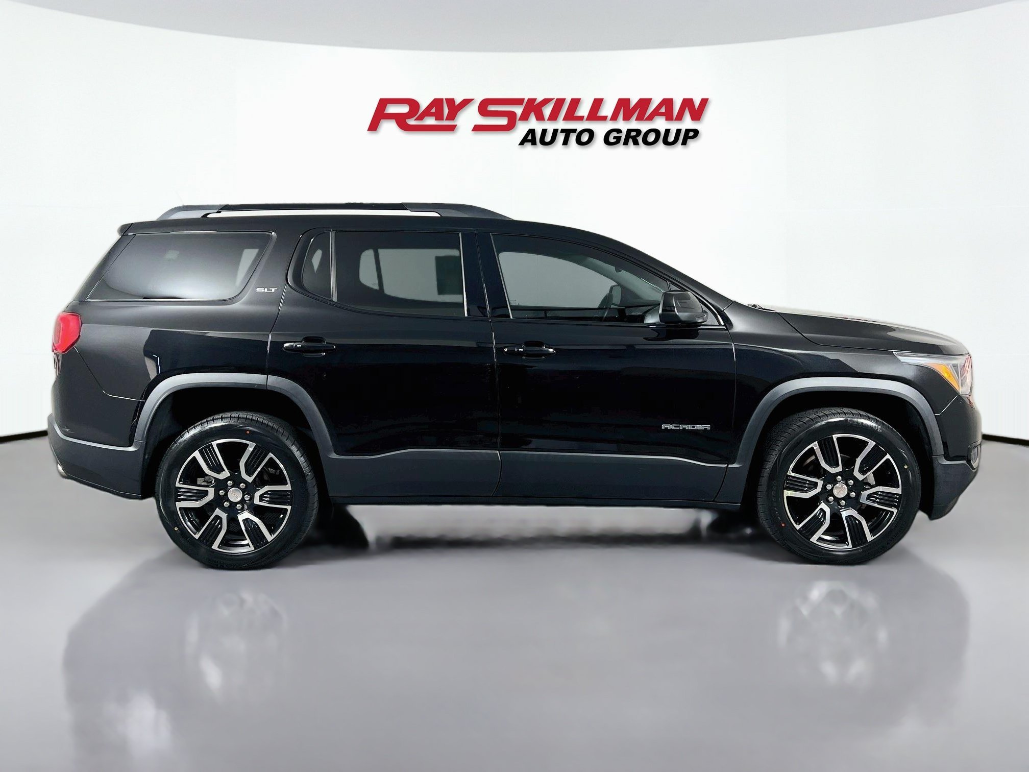 Used 2019 Ebony Twilight Metallic GMC SLT image 8