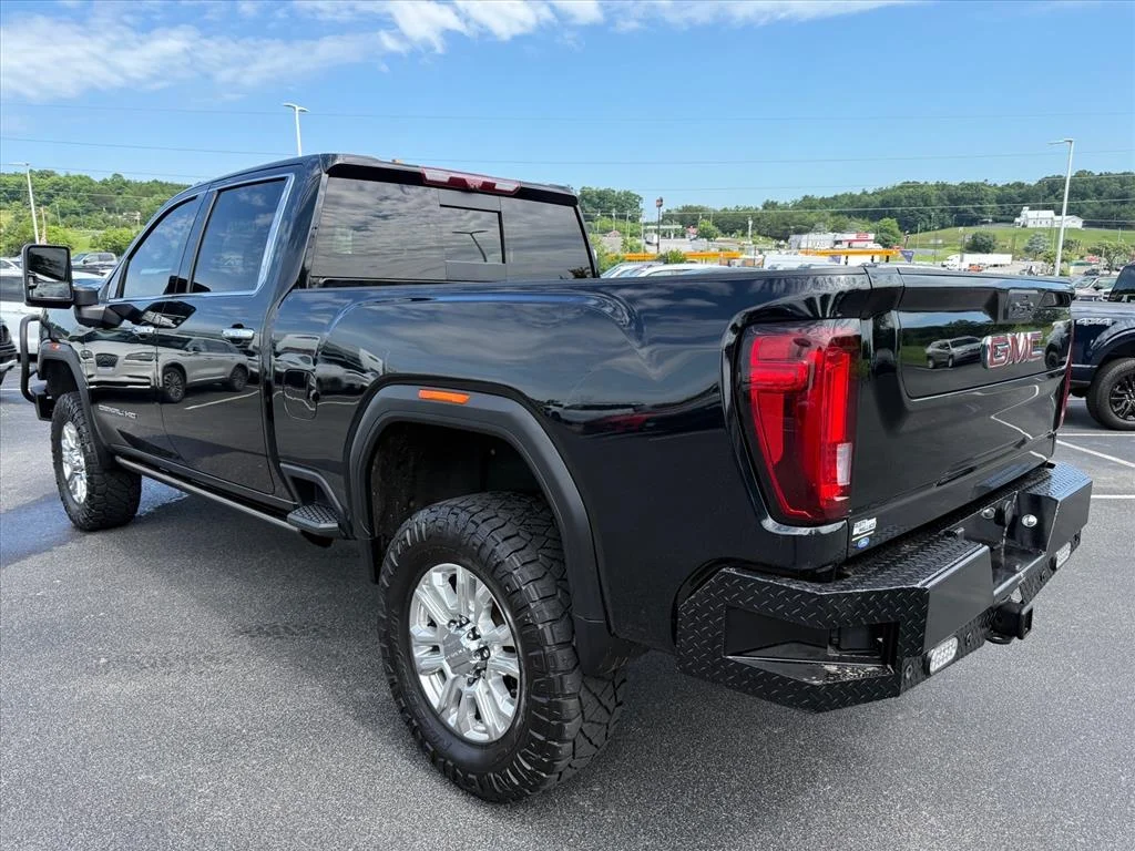 Used 2022 Black GMC Denali image 5