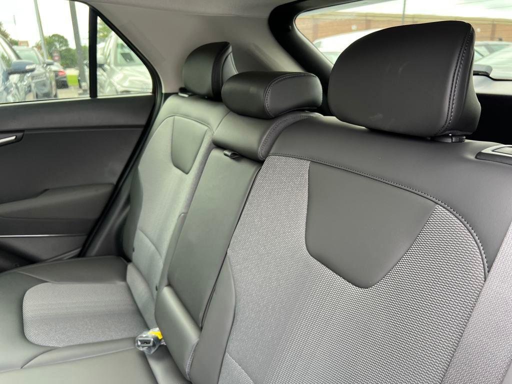 2025 Kia Niro EX Touring - Photo 28