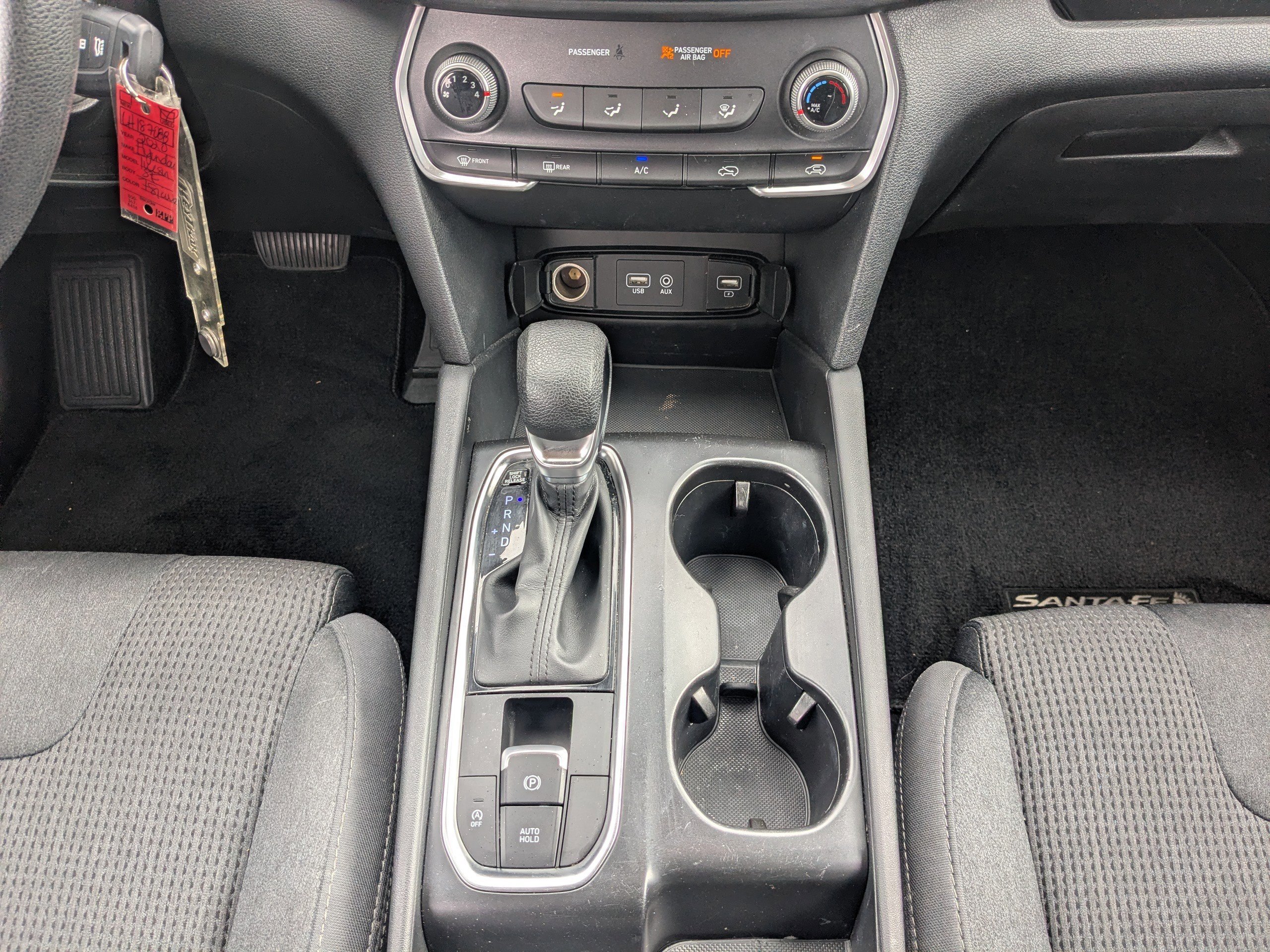 2020 Hyundai Santa Fe SE - Photo 17