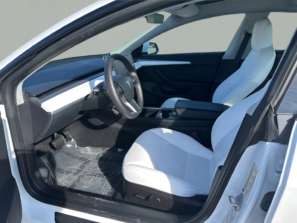 Used 2022 White Tesla Base image 9