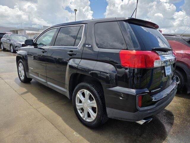 Used 2017 Ebony Twilight Metallic GMC SLE image 3