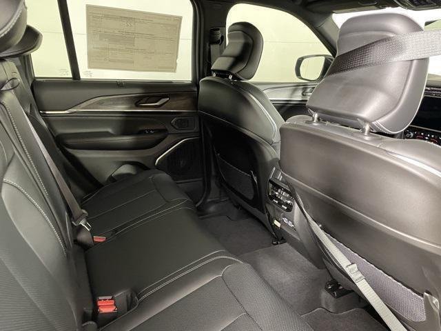 2025 Jeep Grand Cherokee Overland - Photo 29
