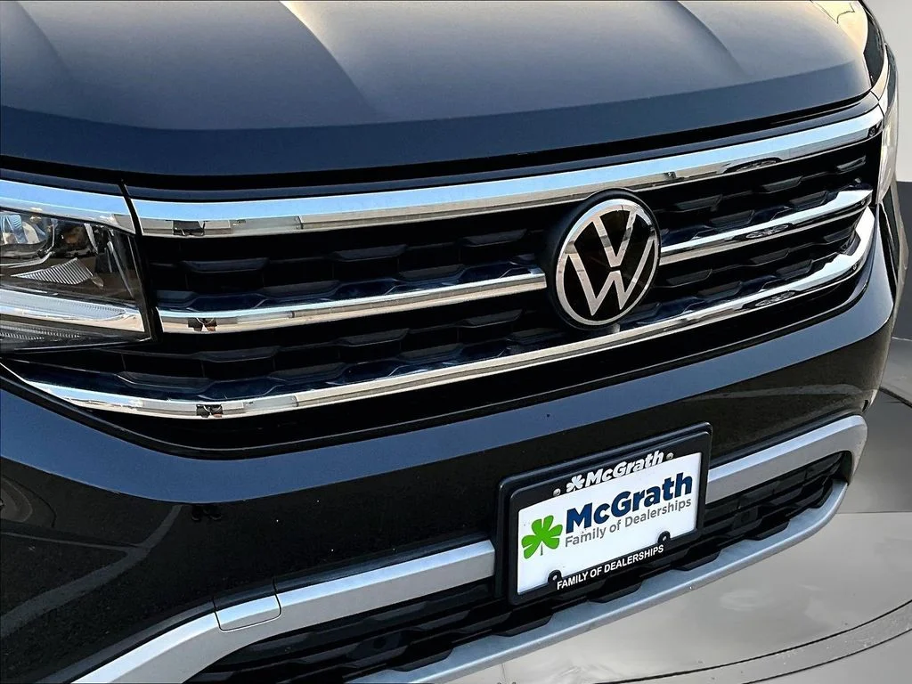 Certified Used 2023 Black Volkswagen 3.6L V6 SE w/Technology image 34