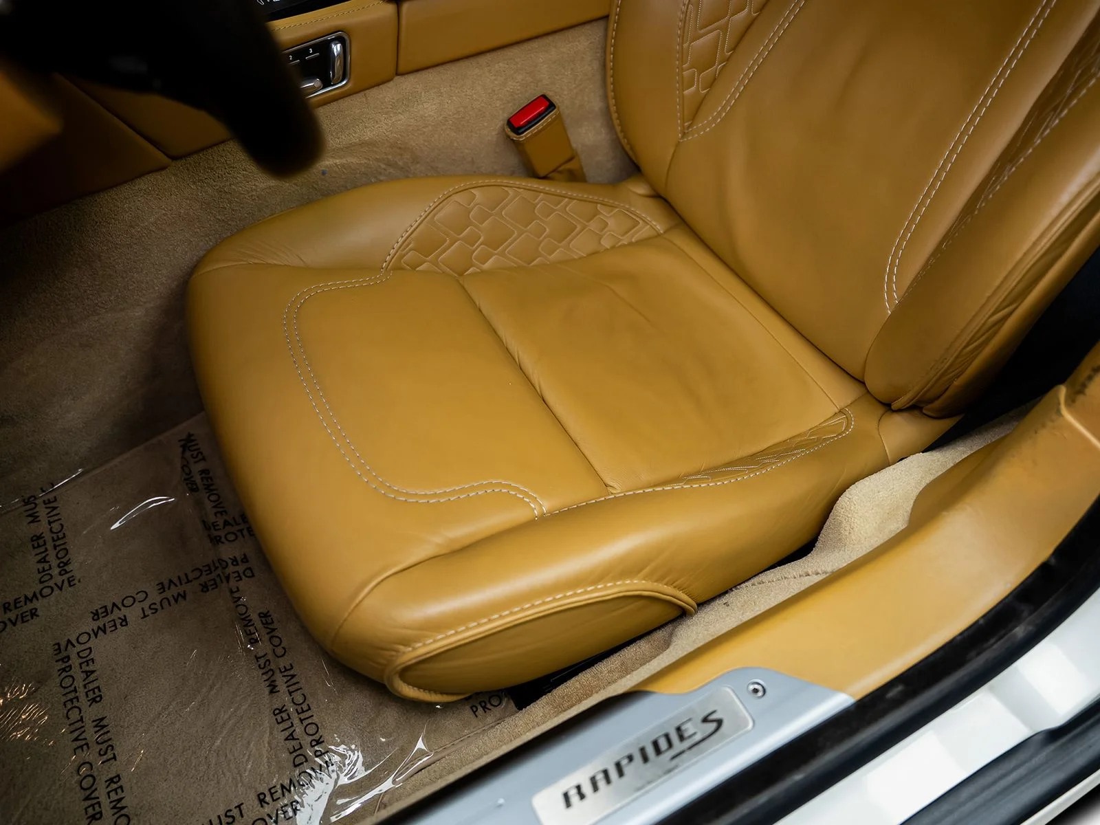 Used 2015 White Aston Martin Base image 33