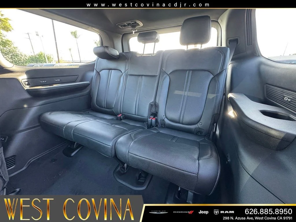 New 2026 Baltic Gray Metallic Clearcoat Jeep Limited Altitude image 33