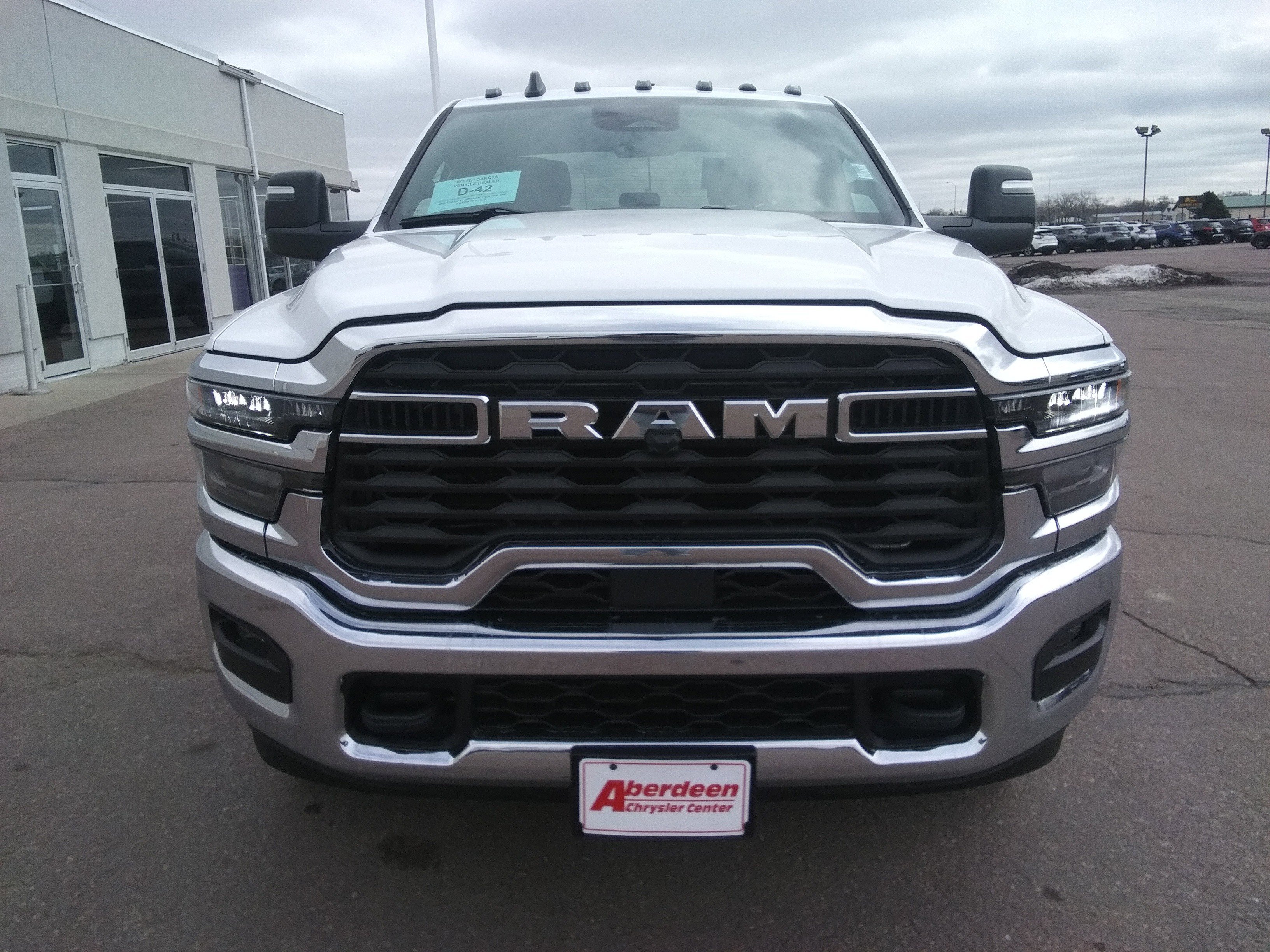 New 2026 Bright White Clear-Coat Exterior Paint RAM Tradesman image 3
