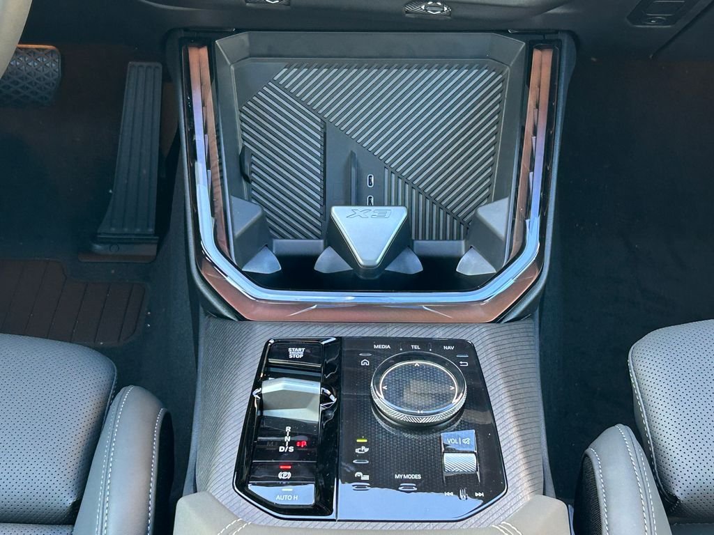 New 2026 Black Sapphire Metallic BMW 30 xDrive image 27