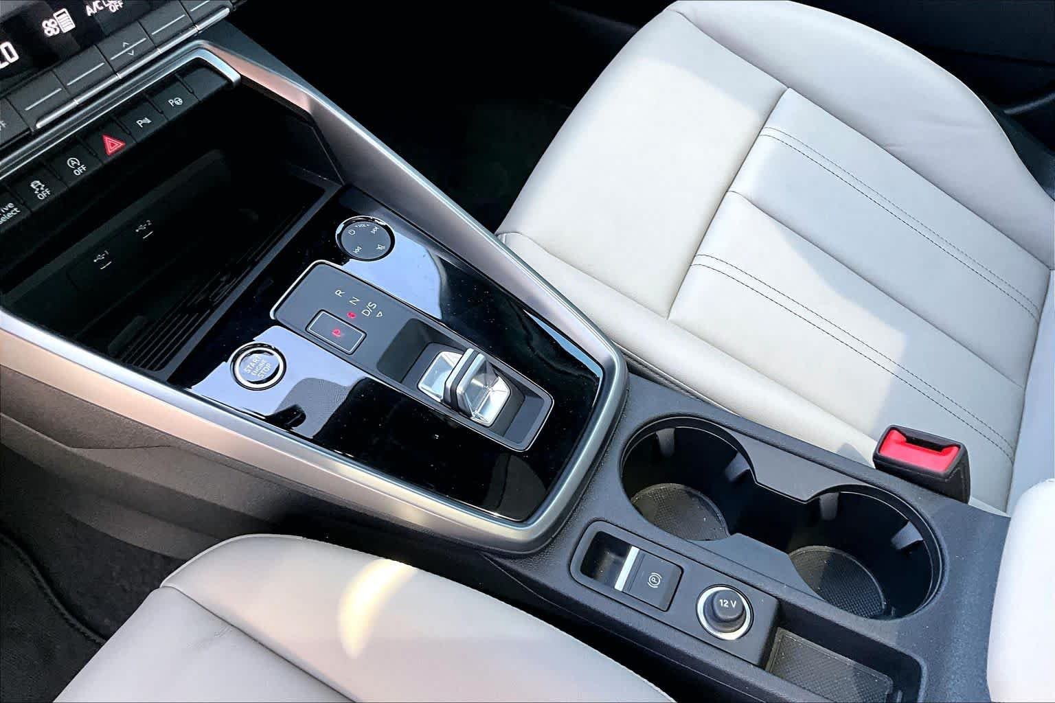 Used 2024  Audi Premium image 17