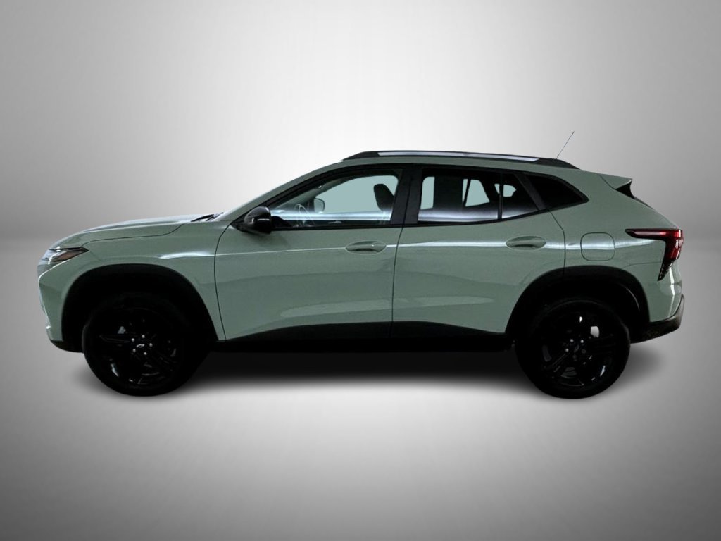 Used 2025 Cacti Green Chevrolet ACTIV image 8