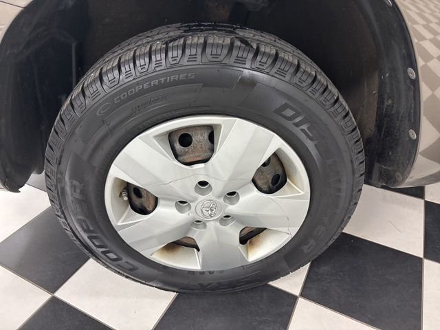 2012 Toyota RAV4 Base - Photo 10