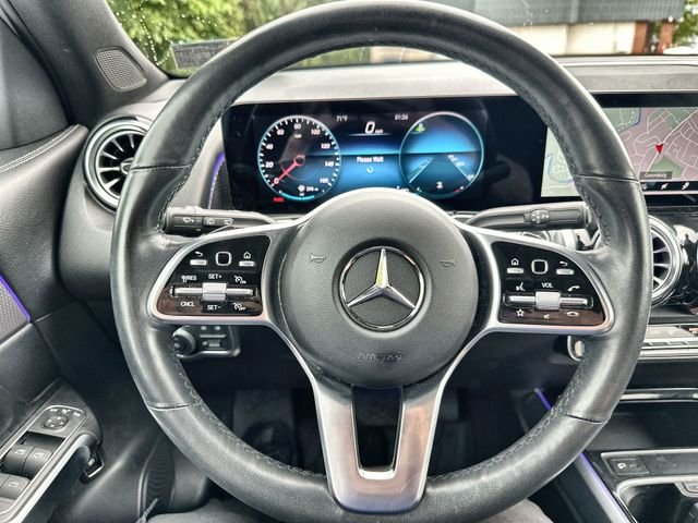 Used 2022 White Mercedes-Benz GLB 250 image 16