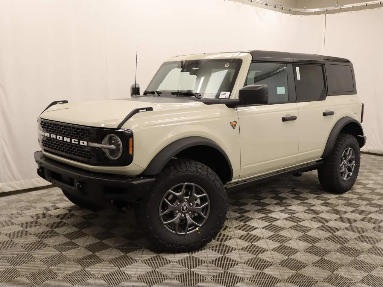 2025 Ford Bronco Badlands 4x4's photo