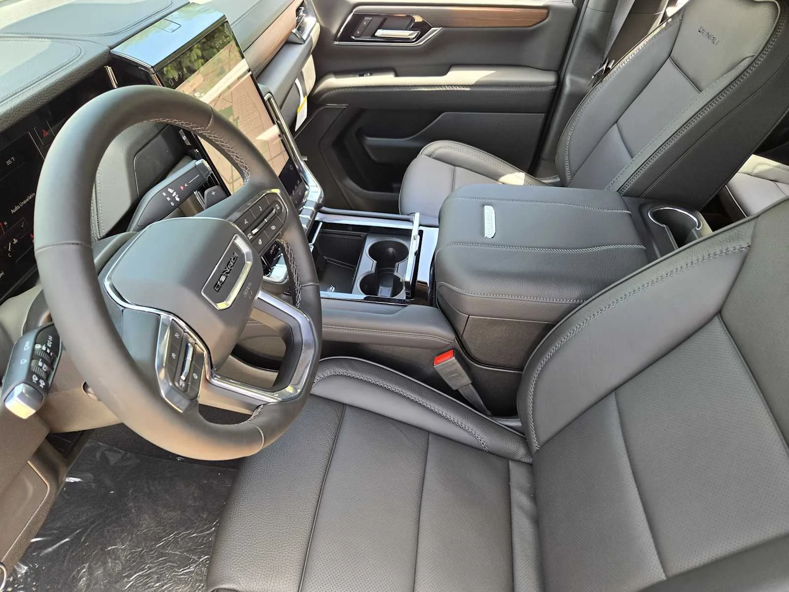 2026 GMC Yukon XL Denali - Photo 8