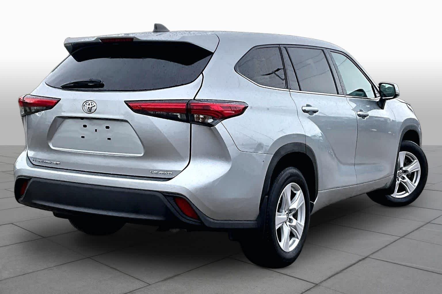 Used 2022 Celestial Silver Metallic Toyota LE image 13