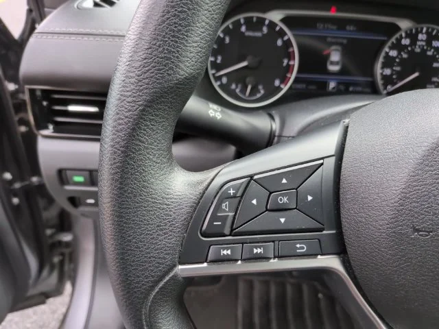 Used 2024 Gray Nissan SV image 16
