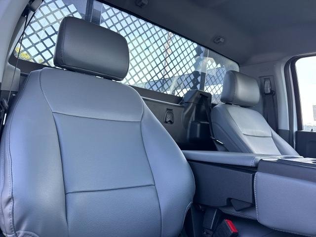 New 2024 Oxford White Ford F-450® XL image 37