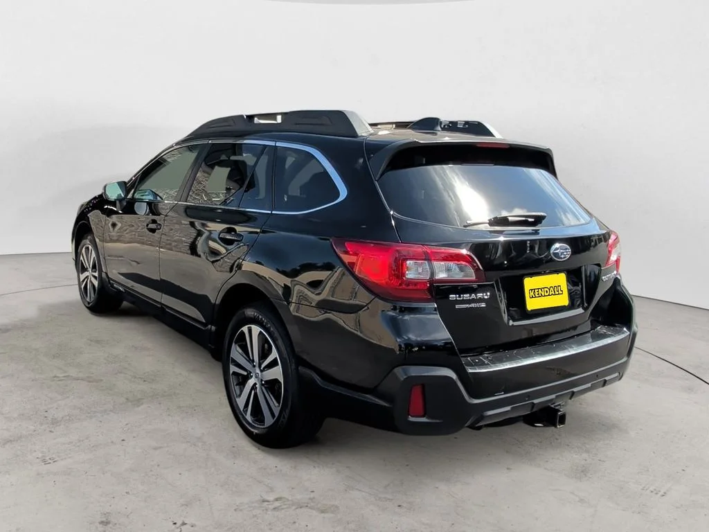 Used 2018 Black Subaru 2.5i image 3
