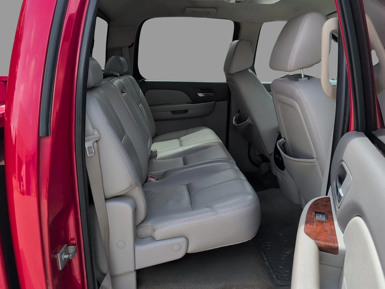 Used 2008 VICTORY RED Chevrolet LTZ image 19