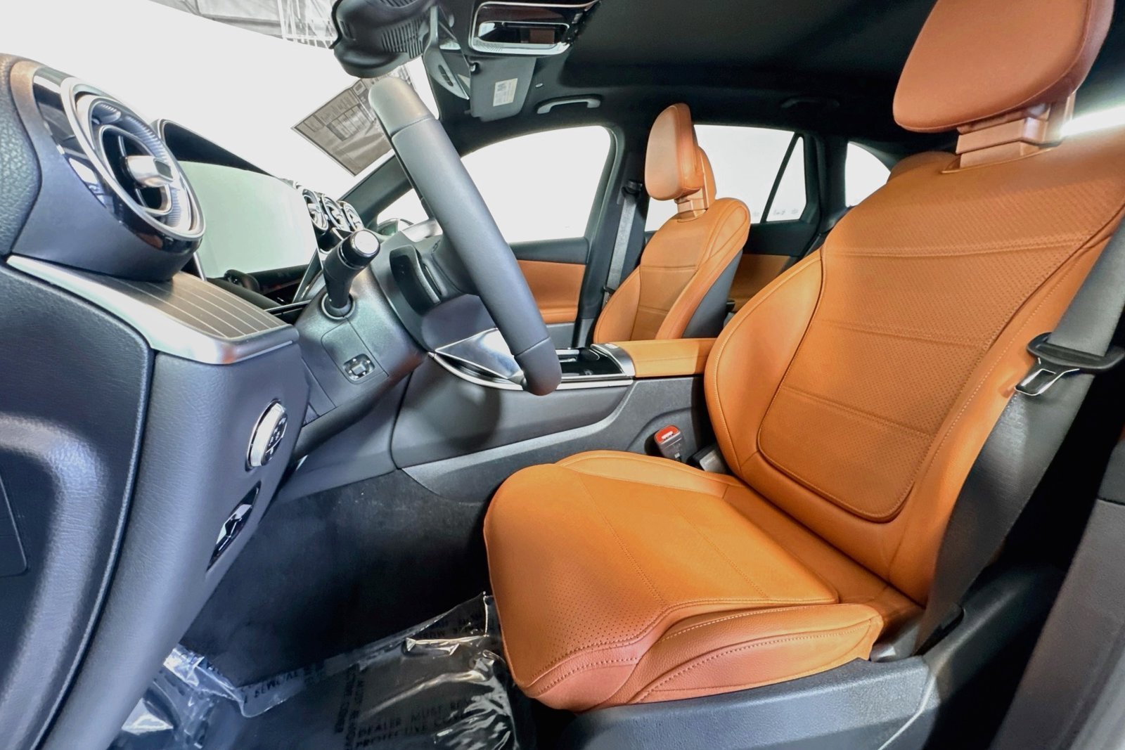 New 2026 Graphite Grey Metallic Mercedes-Benz GLC 300 image 18