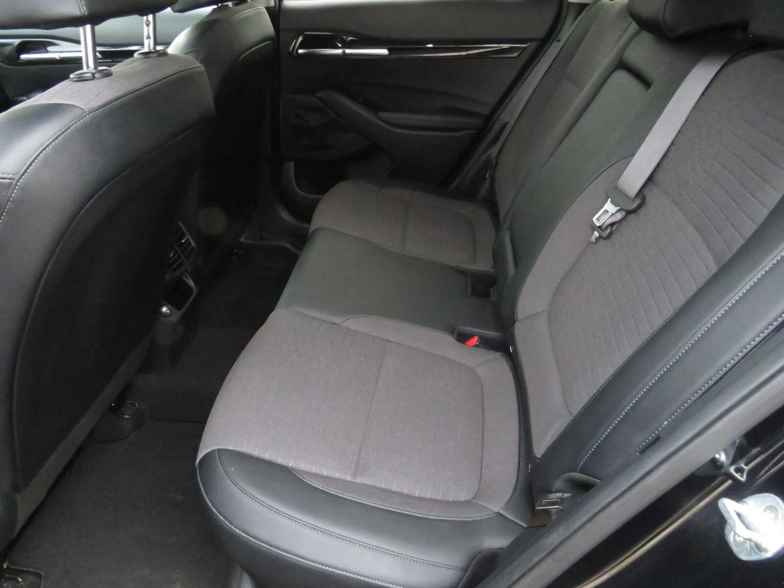 Used 2022 Cherry Black Kia S image 22