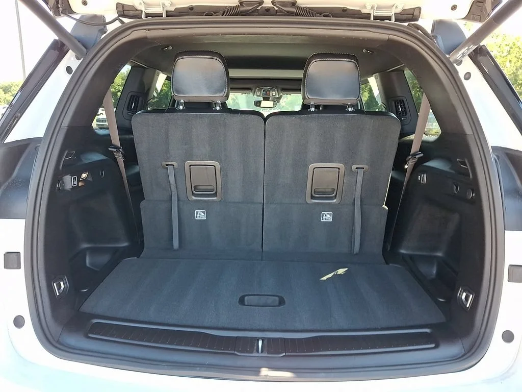 Used 2023 Bright White Clearcoat Jeep Altitude image 31