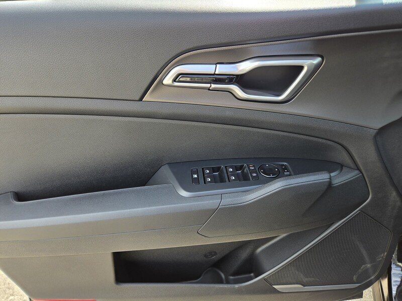 New 2027 Fusion Black Kia S image 9