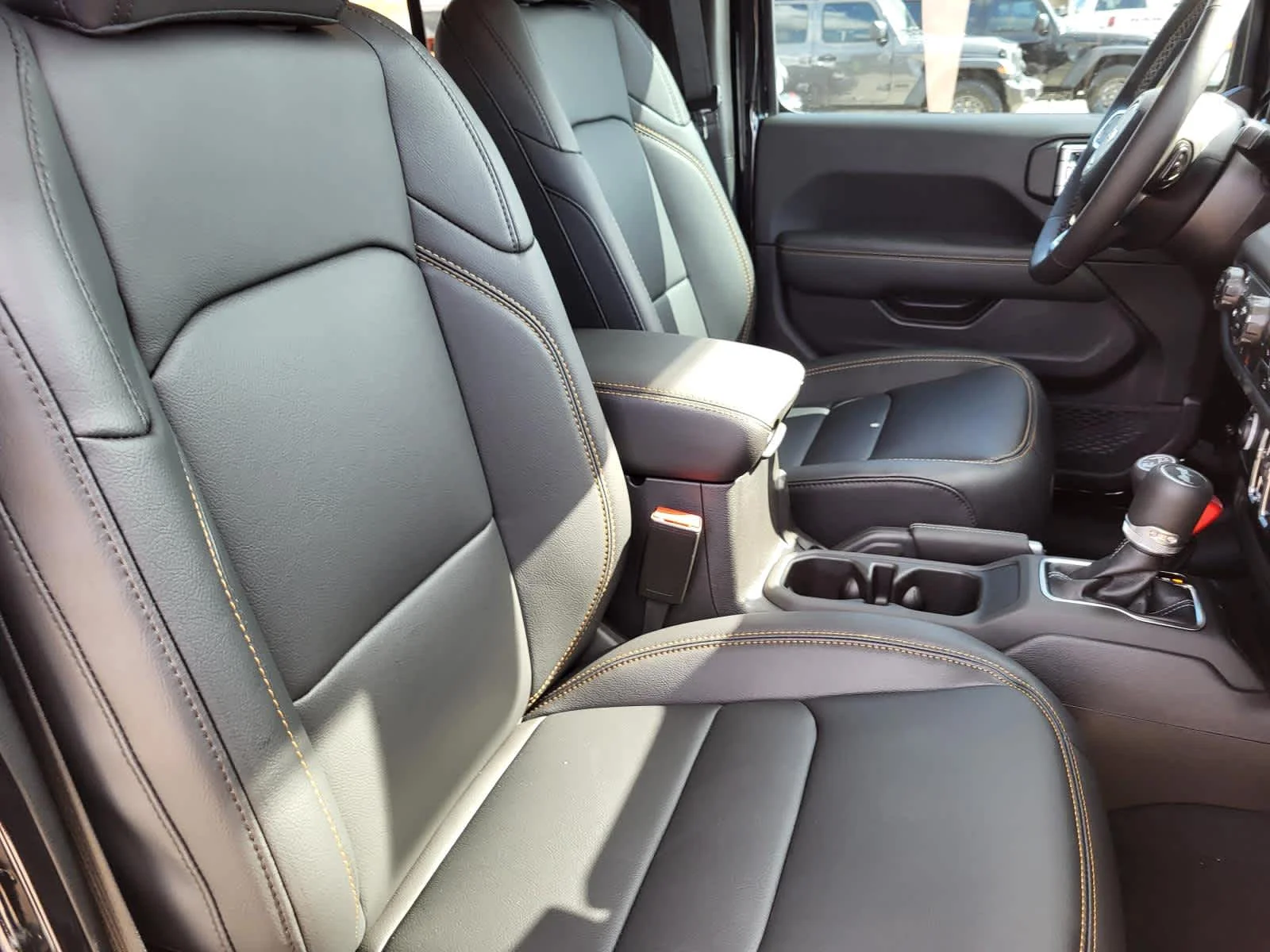 2025 Jeep Wrangler 4-Door Sahara - Photo 10