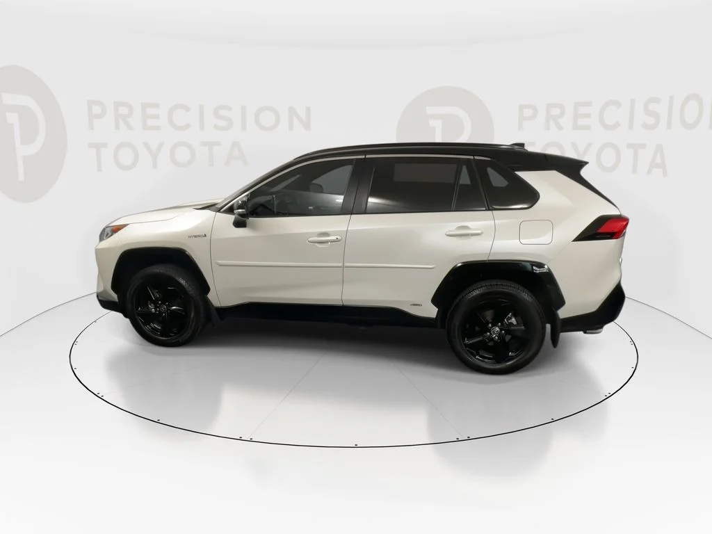 Used 2021 Blizzard Pearl/Midnight Black Metallic Toyota XSE image 12