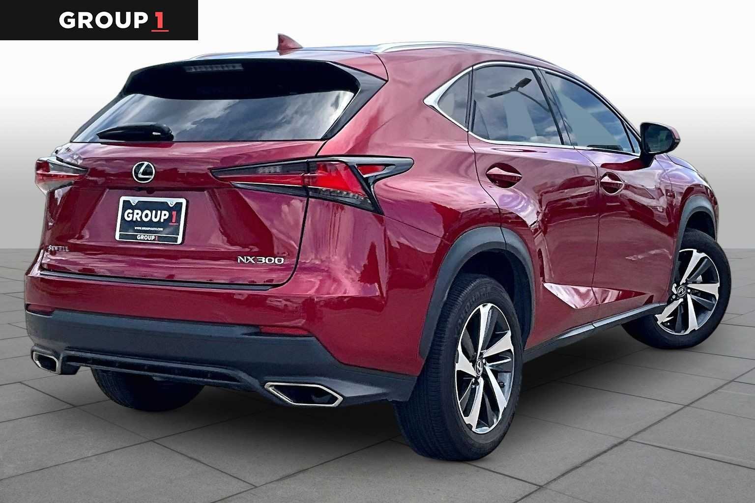 Certified Used 2020 Matador Red Mica Lexus  image 11