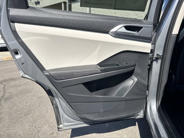 Certified Used 2025 Silver Volkswagen 1.5T SE image 26