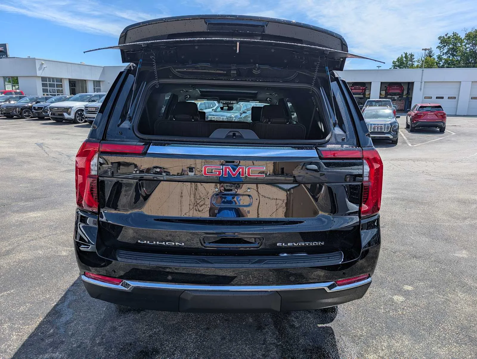 2026 GMC Yukon XL Elevation - Photo 8