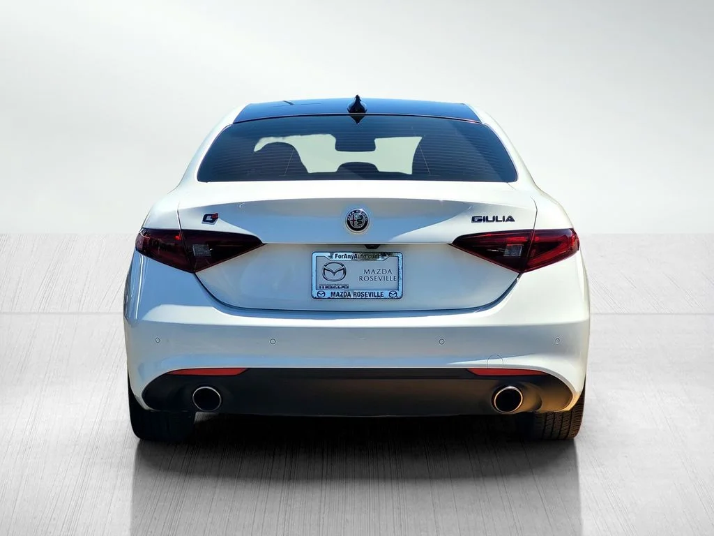Used 2021 White Alfa Romeo  image 5