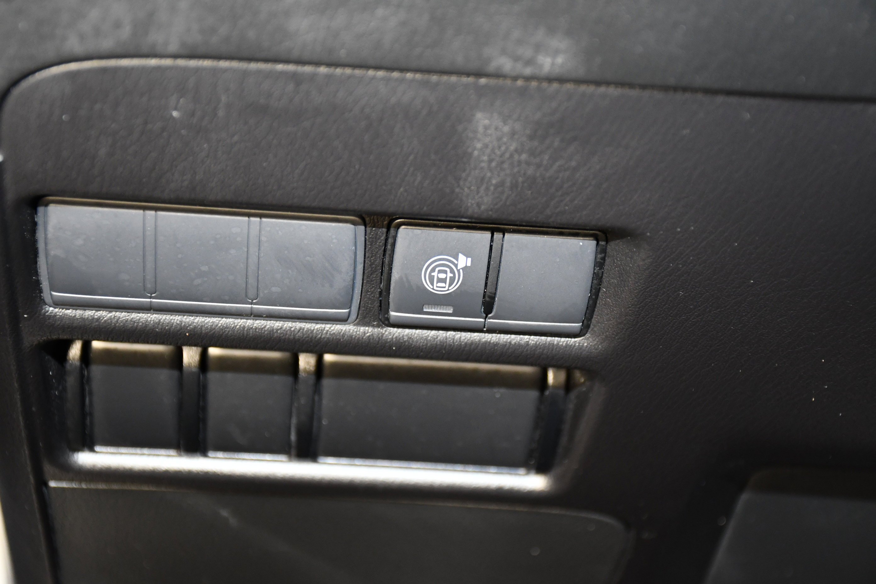 Used 2024 Brilliant Silver Metallic Nissan SV image 37