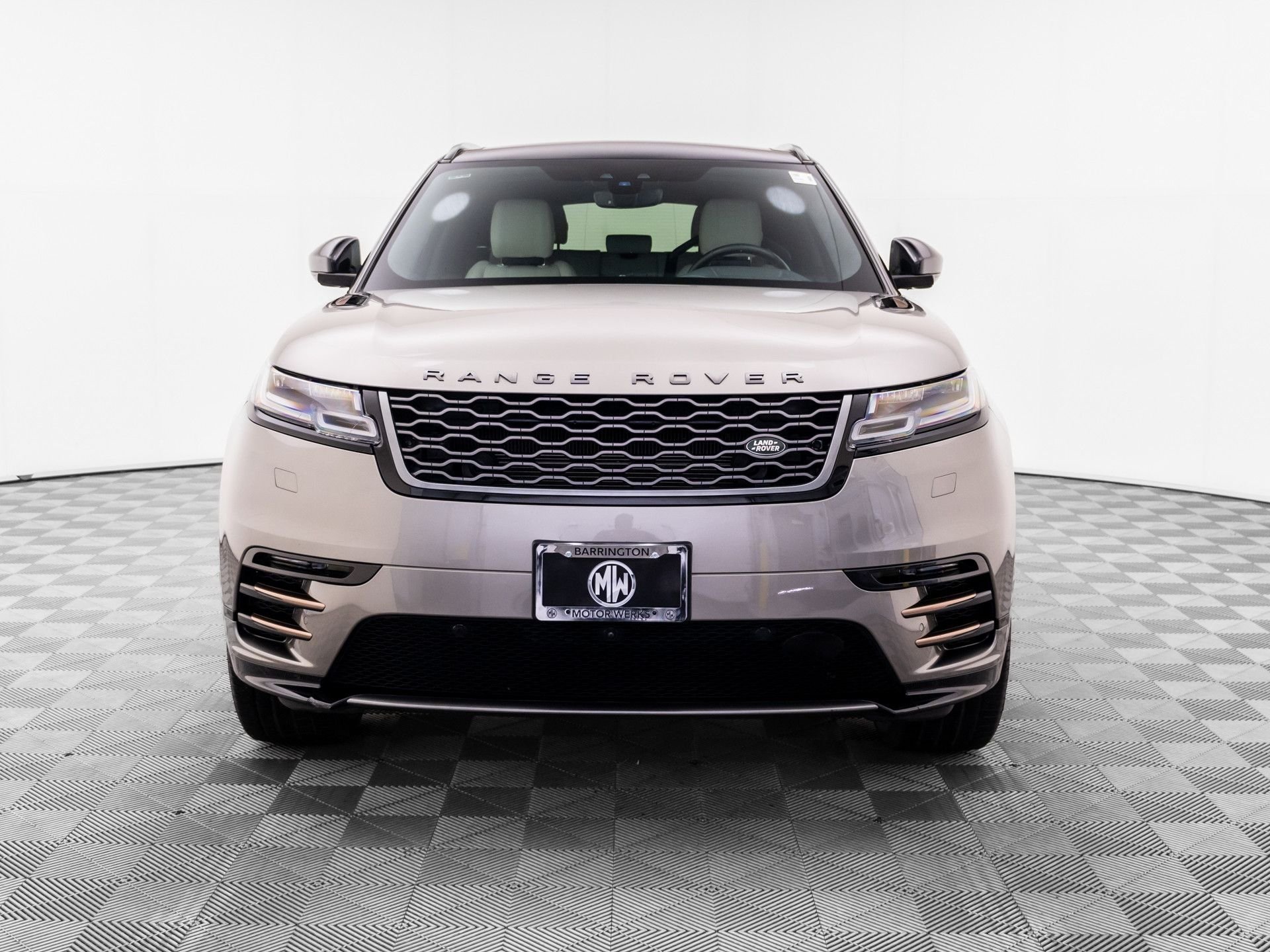 Used 2020 Green Land Rover P250 R-Dynamic S image 9