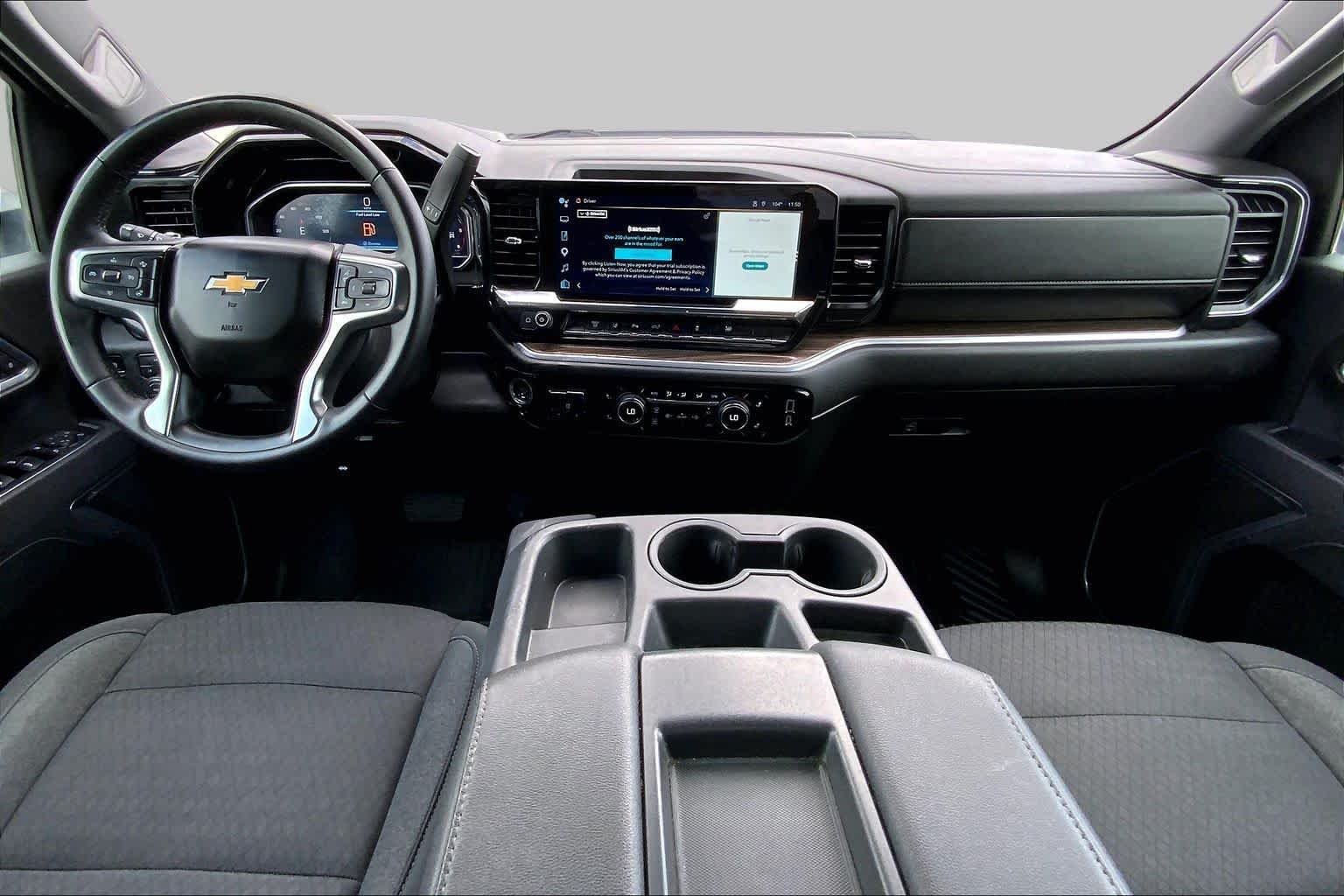 Used 2025 Summit White Chevrolet LT image 15